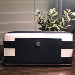 Michael Kors Zipper Wallet